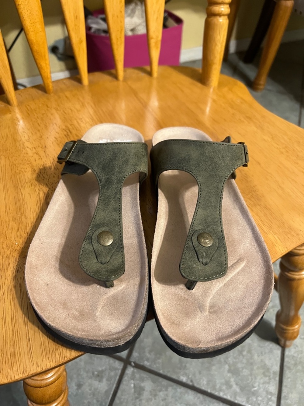 Cliffs by WHITE MOUNTAIN Olive Suede Thong Sandals